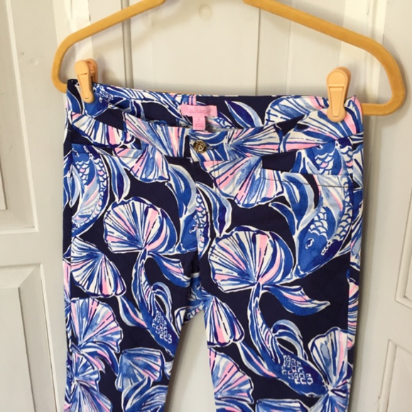 Lilly Pulitzer Blue and Pink Cropped Beachy Pants - Picture 7 of 13